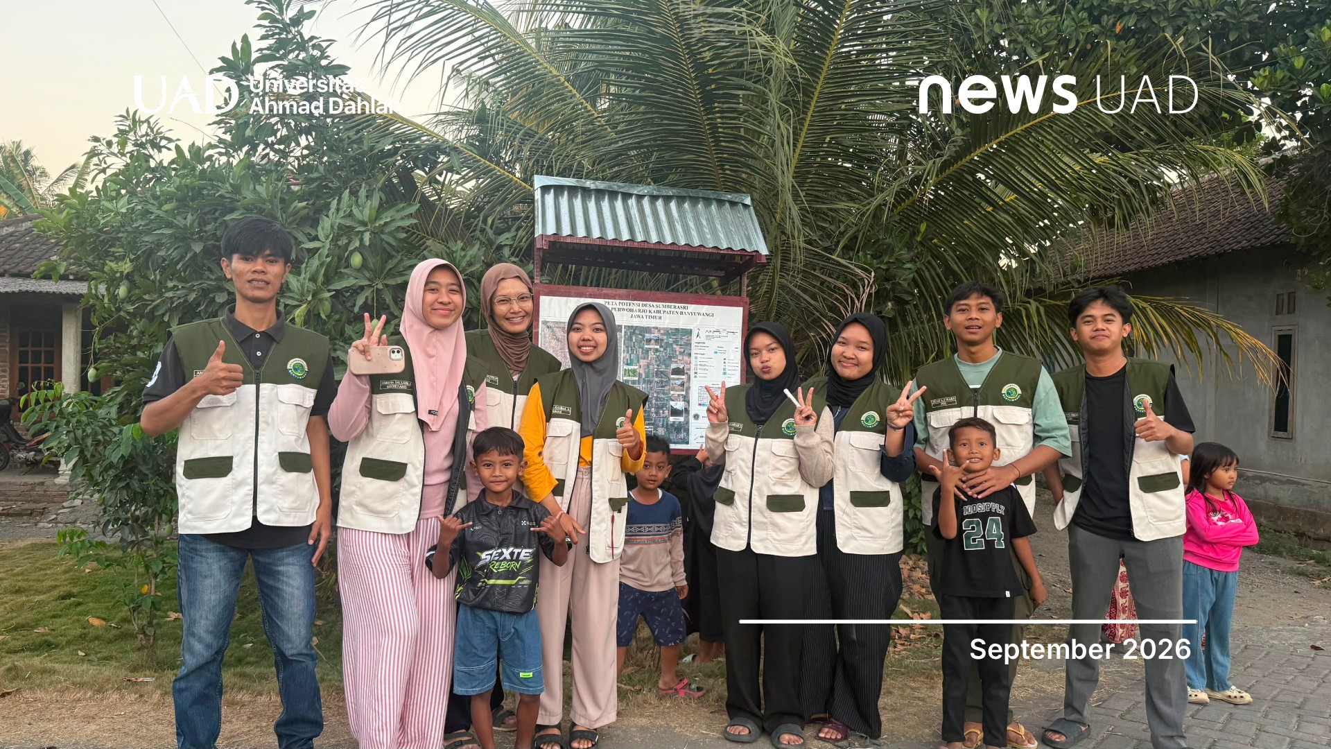 Permudah Akses Informasi Wilayah, Mahasiswa KKN UAD Pasang Papan Denah di Dusun Blok Solo