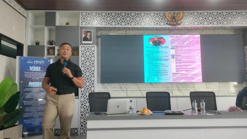 Performance Coach Timnas Indonesia Bagikan Wawasan Kepelatihan kepada Mahasiswa PKO UMM