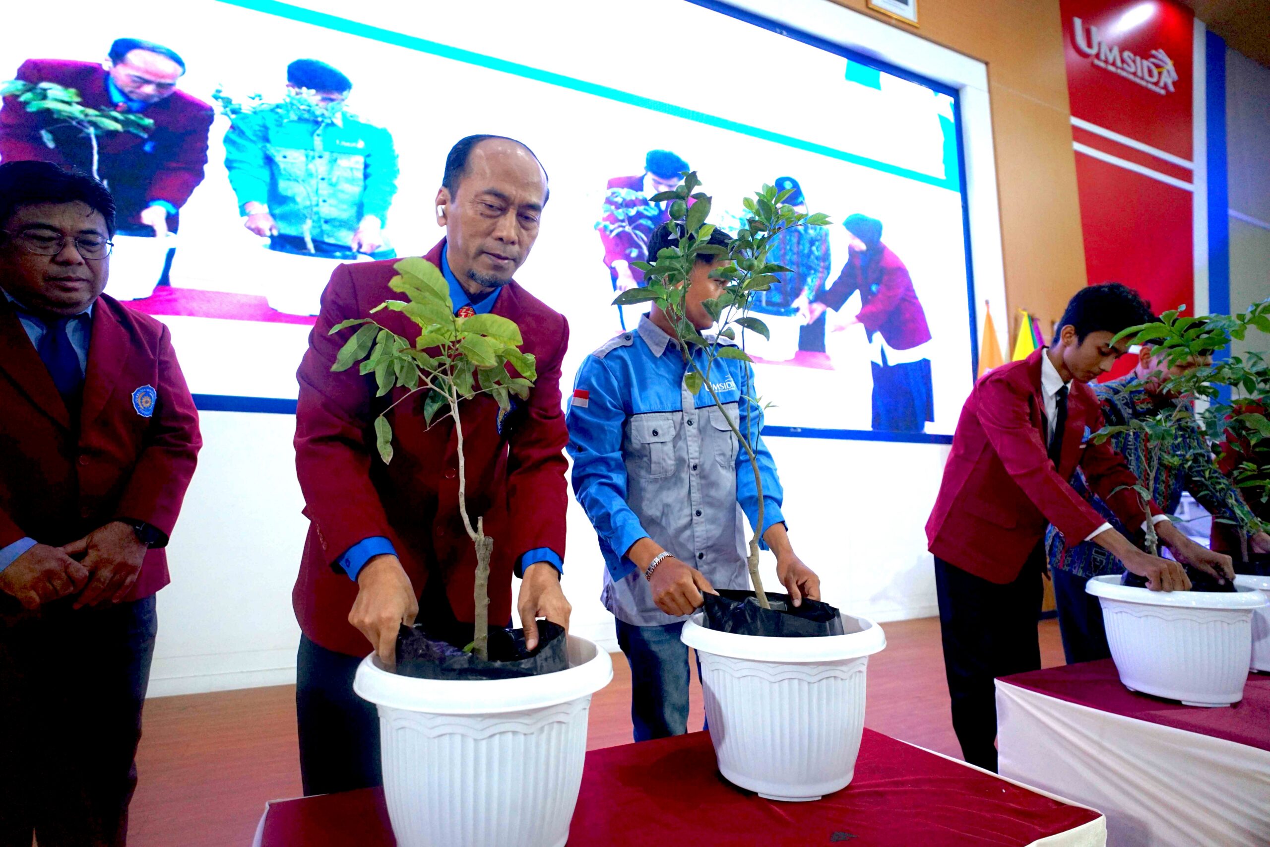 Galakkan Gerakan Green Campus, Umsida Ajak Maba Peduli Lingkungan
